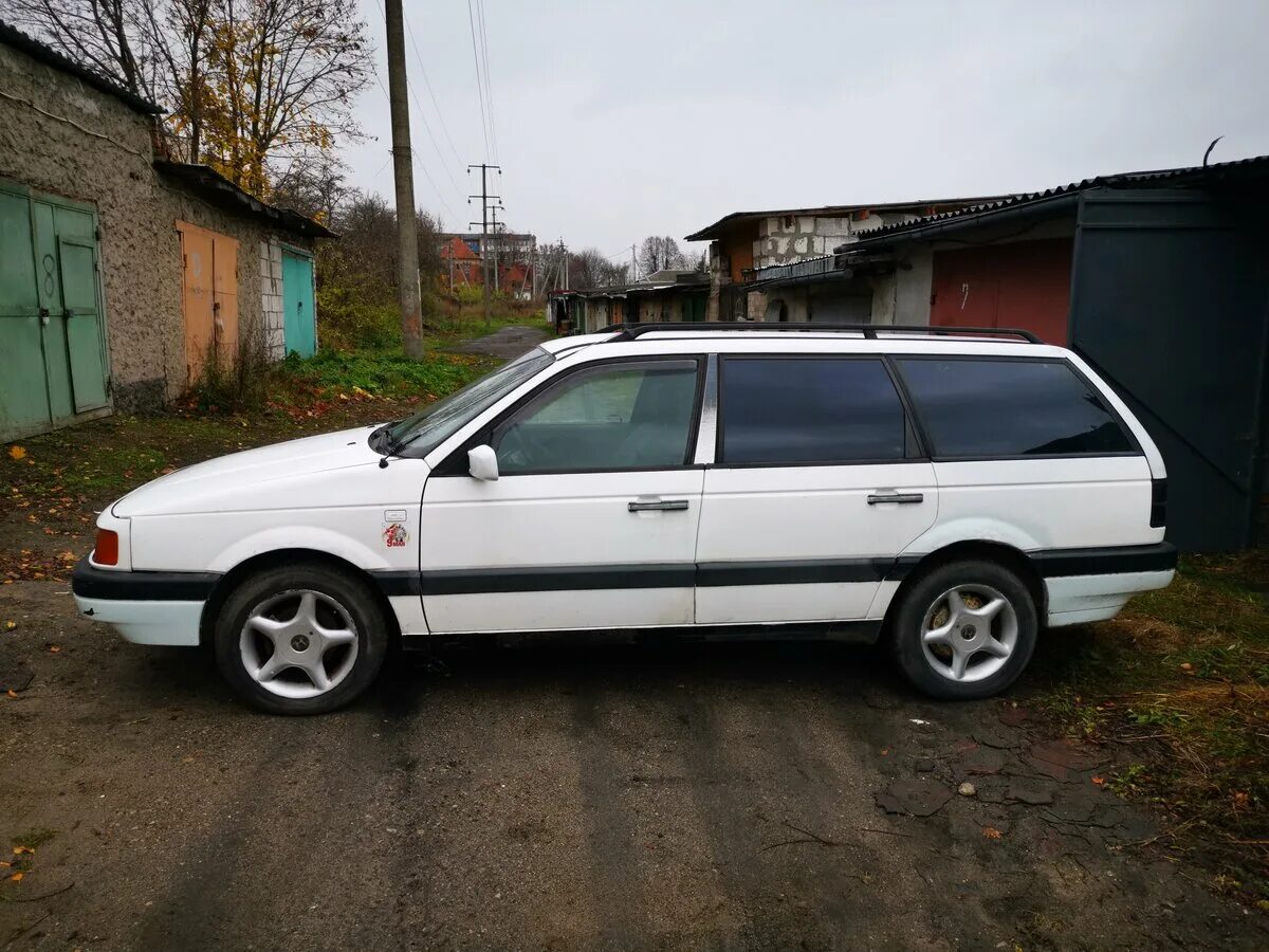 Купить фольксваген пассат в белоруссии. Volkswagen Passat b3 универсал белый. Фольксваген Пассат b3 1991. Volkswagen Passat b2 универсал белый. Volkswagen Passat 1991 универсал.