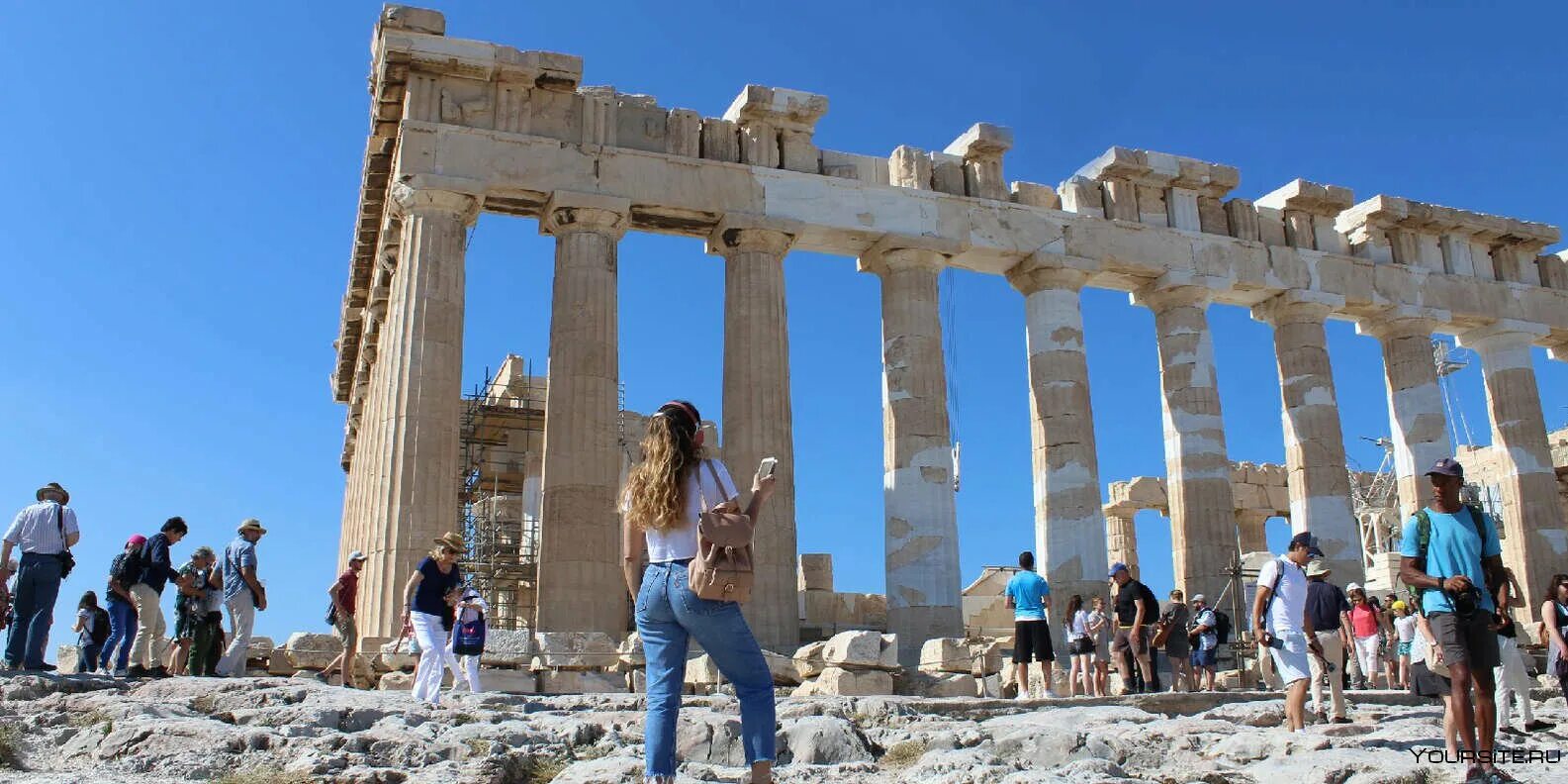 Храм крылатой Афины. Афины Акрополь 2023. Temple of Athena Nike in Athens. Афины раскопки. Богатство древнегреческий