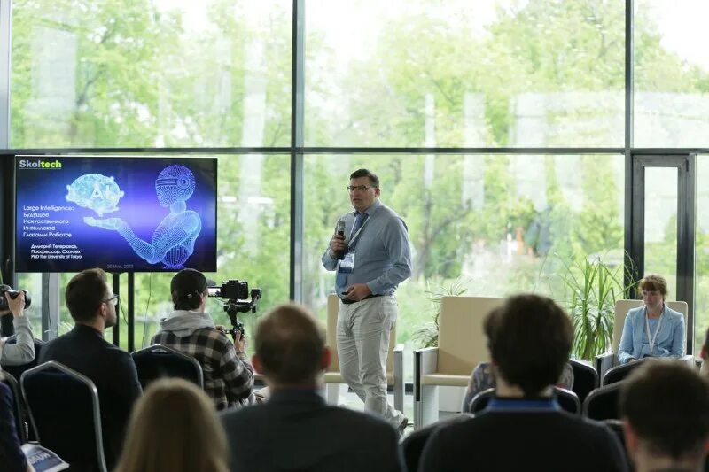 эмблема ученых. фото на конкурс молодой ученый. сообщество молодых учёных москвы. клуб молодых ученых. традиции в мгюа.