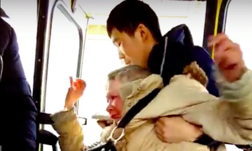 Едут с двух сторон