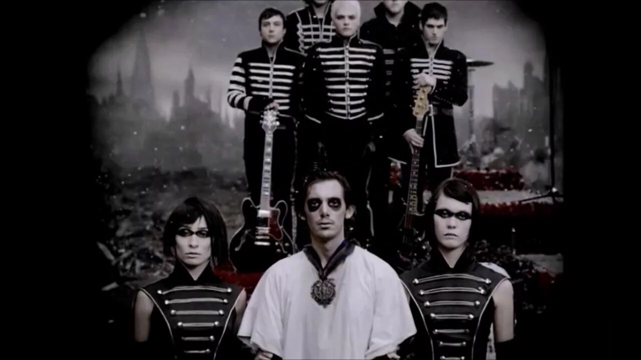 My chemical romance. My chemical romance black parade альбом. My chemical romance 2019. Welcome to the black parade my chemical romance альбом. Чёрный парад my chemical romance.