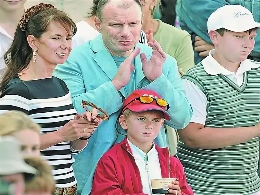 Sanctioned Russian businessman worth £ 16.5bn takes money fight with his ex-wife