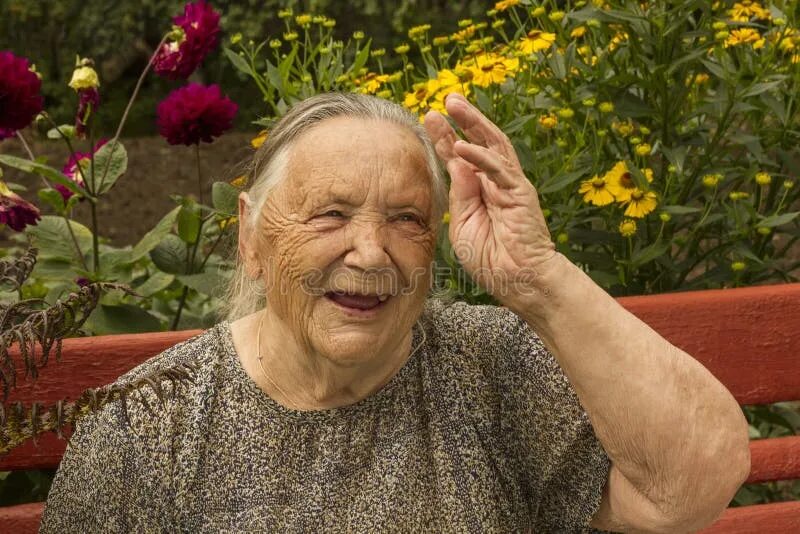 Бабушка без зубов. Миленькая бабушка без зубов. Бабушка 85 лет без зубов. 86 Лет бабушке.