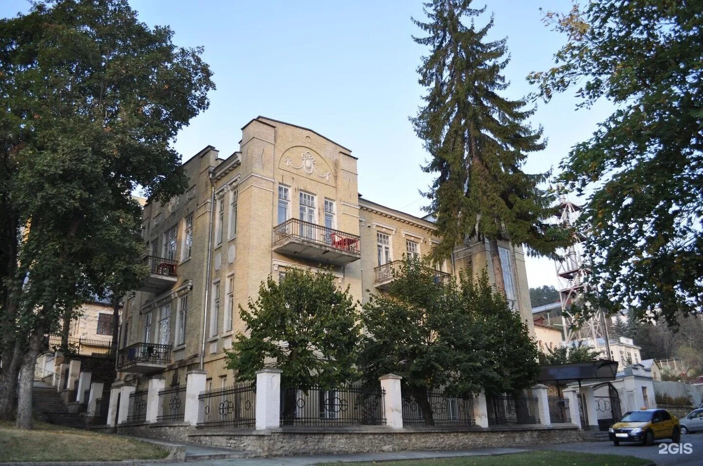 Кисловодск ул дзержинского. Кисловодск ул дзержинского. Проспект дзержинского кисловодск. Памятник дзержинскому в кисловодске. Кисловодск.