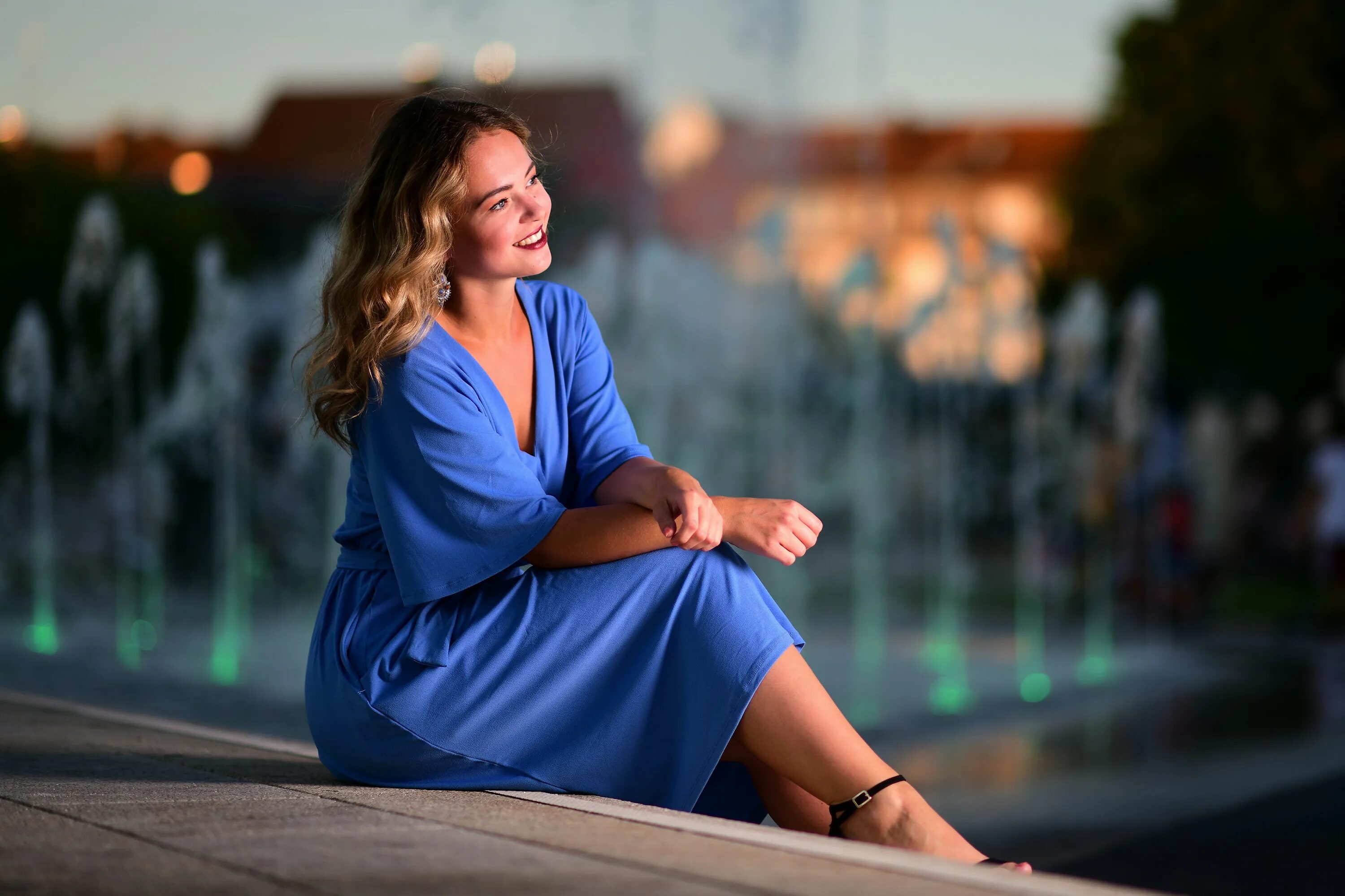 переделки на юбилей. песня про 40 лет женщине. переделанные песни на юбилей. песни для женщин 50. поздравления с днём рождения мужчине переделанные песни.