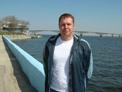 Человек 46 лет