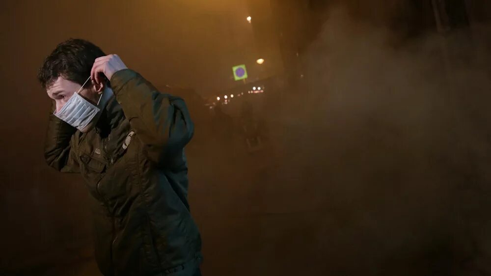 Ощущаю запах гари. Неприятный запах в воздухе. запах гари. едкий запах. въедливый запах.
