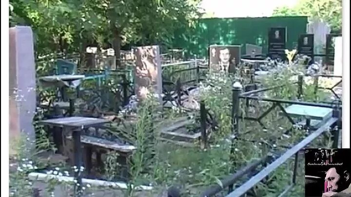 Кладбище новомосковск тульская область. Затопленные могилы. Кладбище новомосковск тульская область гипсовый. Кладбище на гипсовом новомосковск. Кладбище новомосковск тульская область.