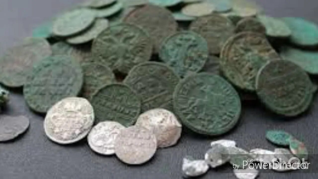 Находки кладоискателей. Клад чешуи. Клады арабских монет. Рязанские находки монет.