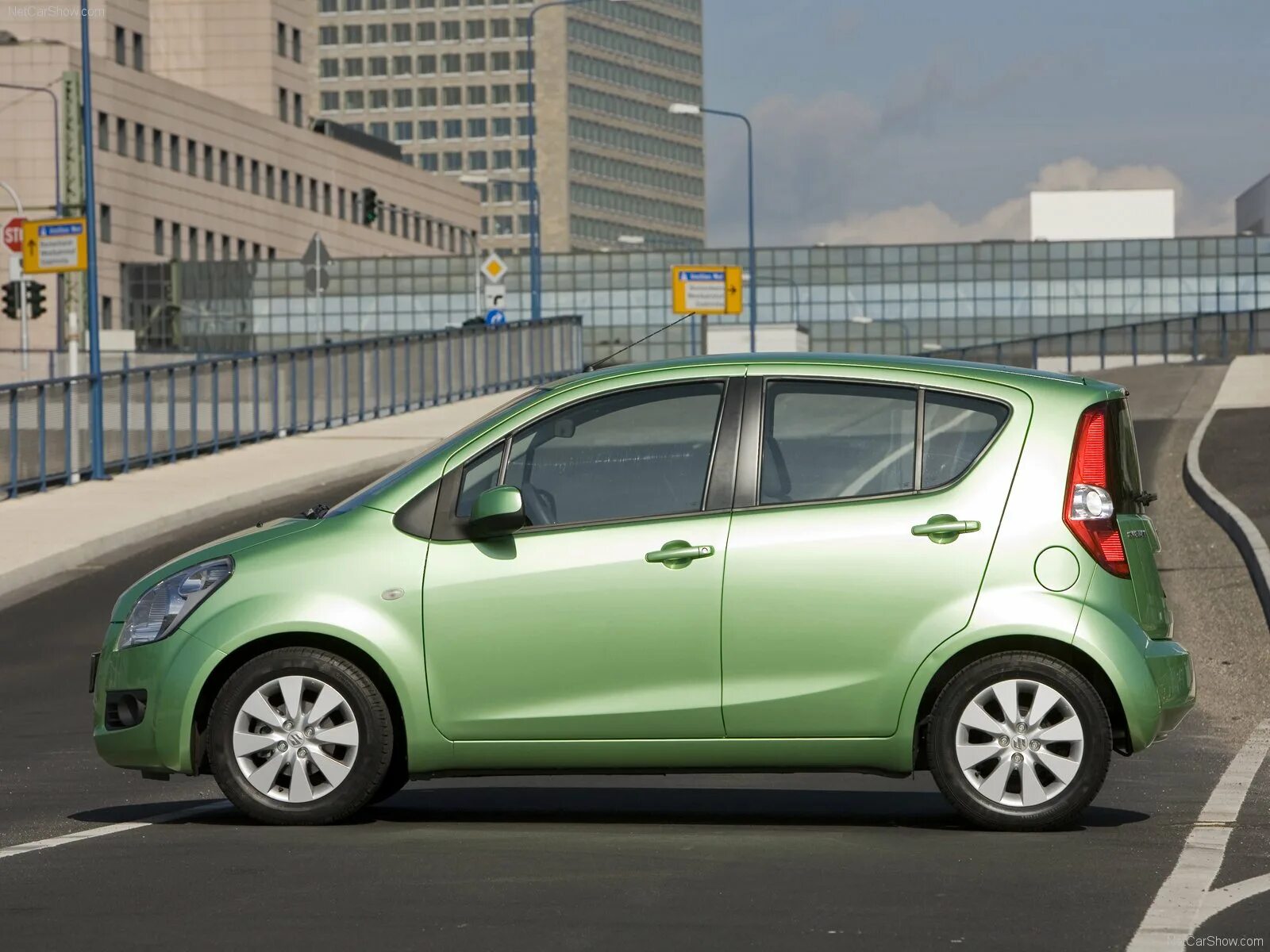 Малолитражки машины автомат марки. Suzuki Splash 2008. Suzuki Splash 2008-2012. Сузуки Сплэш 2022. Suzuki Splash/Ritz.