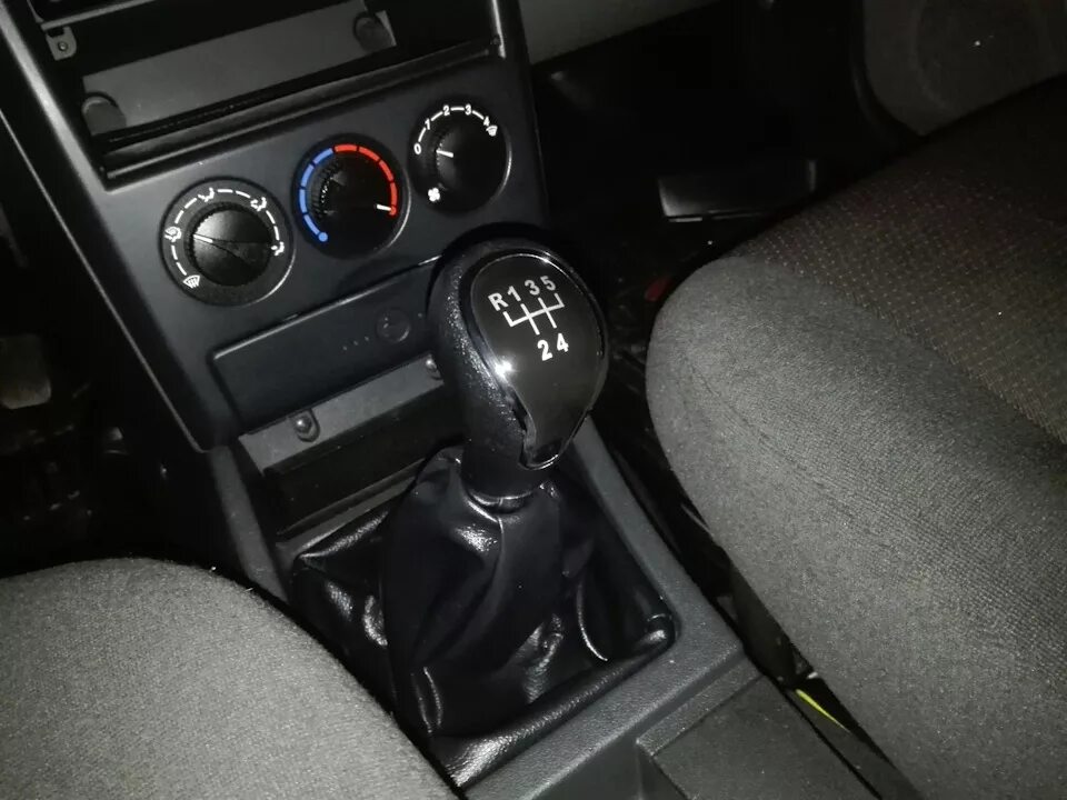 Лада приора 2 ручка кпп от весты. Кпп приора 1. Кпп приора. Кпп ваз 2170 под 3 шпильки. Коробка передач приора.