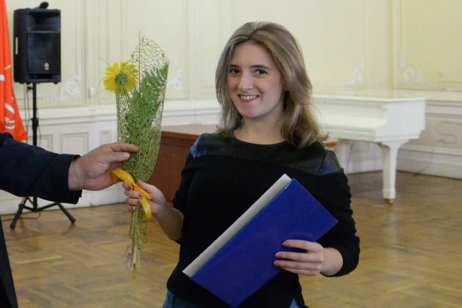 Поздравление с наградой. Контрольный талон к ордеру на жилое помещение. Золотая медаль выпускника школы. Вручение ордера без поздравлений ответ. Вручение ордера без поздравлений ответ.