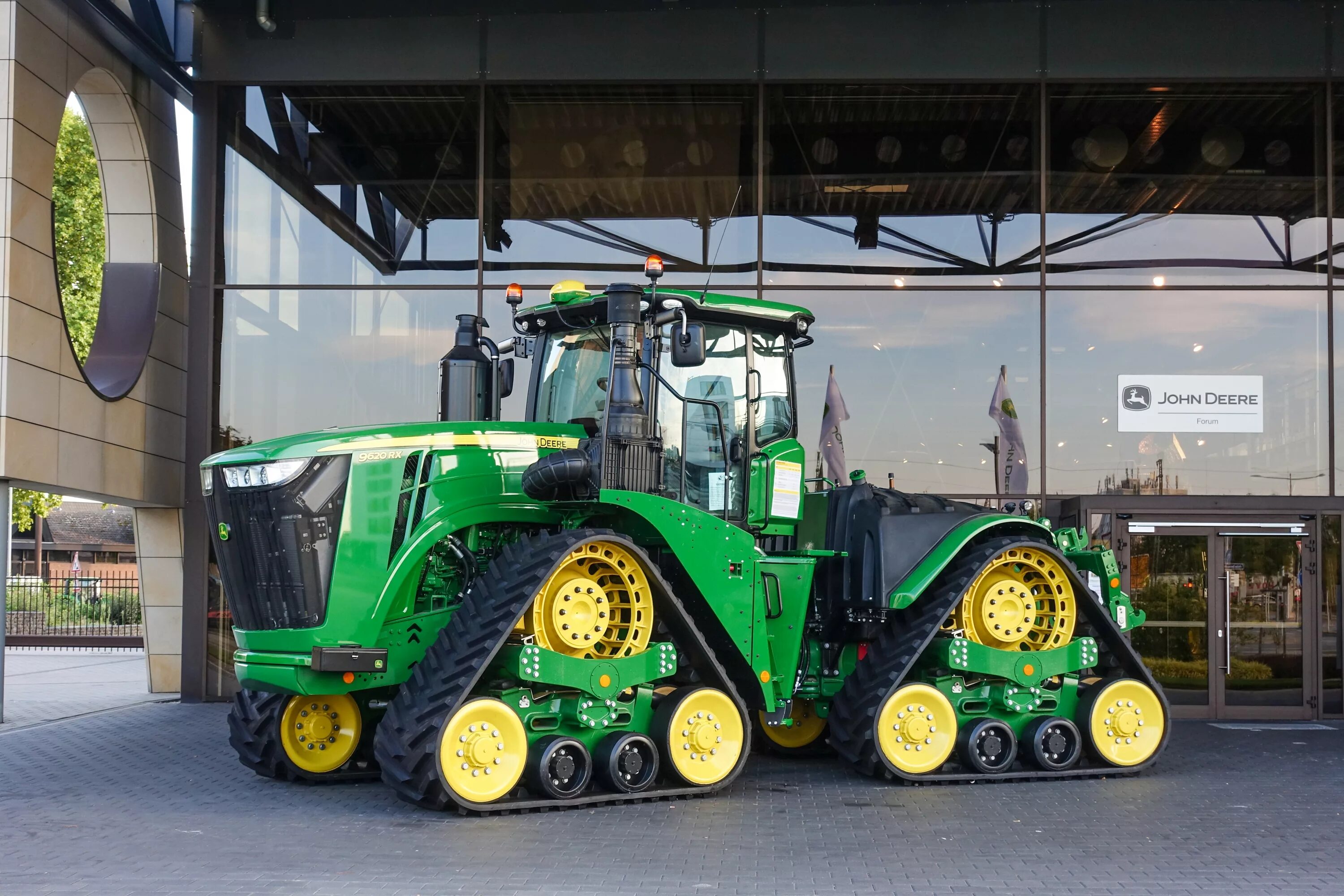 Самой дорогой трактор. John Deere 9620rx. Джон Дир 9620 RX. John Deere трактор. Трактор Джон Дир John Deere.