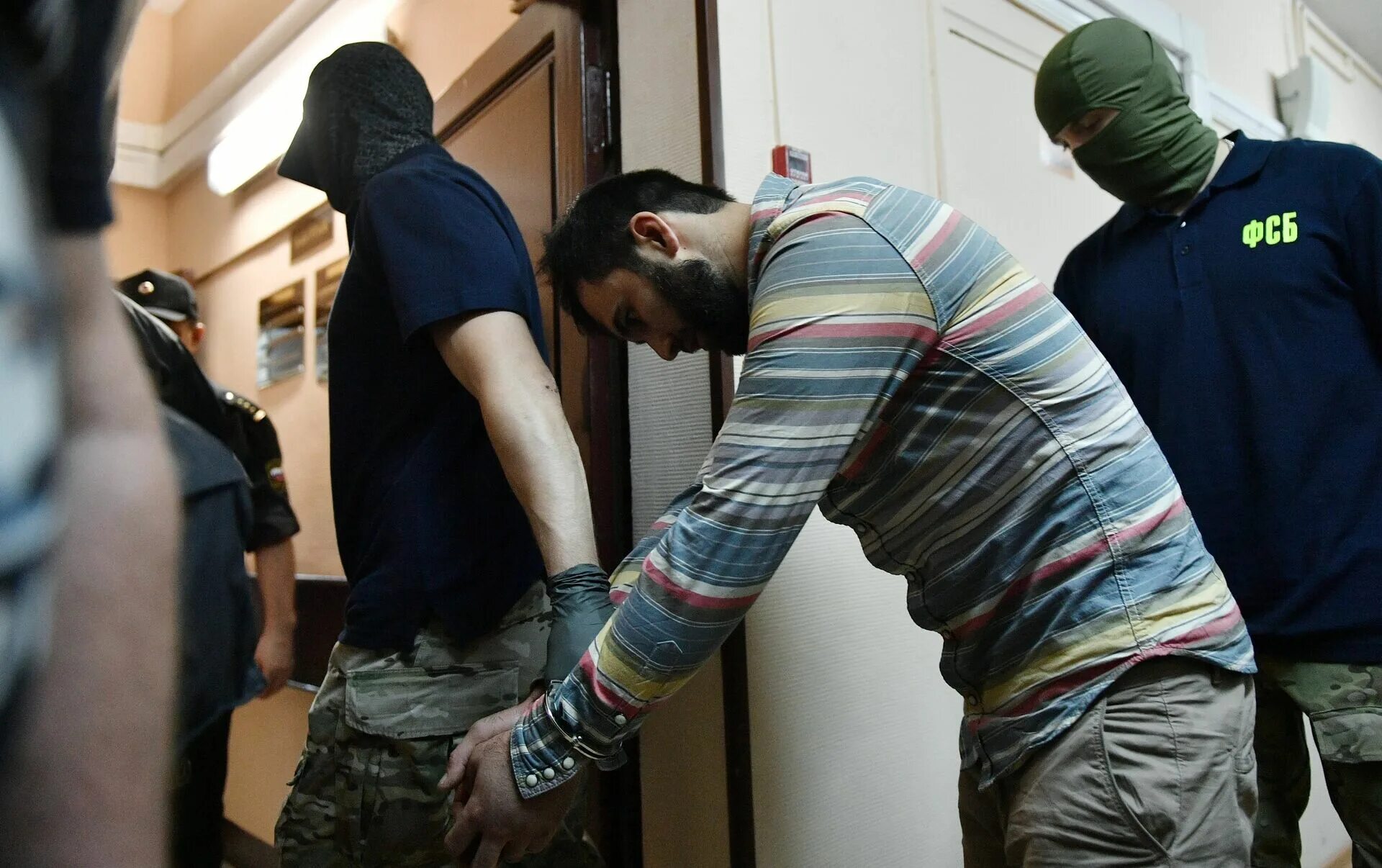 Испания исламизация. Фсб задерживает террористов. Слова осуждающие терроризм. Уголовный терроризм. Терроризм.