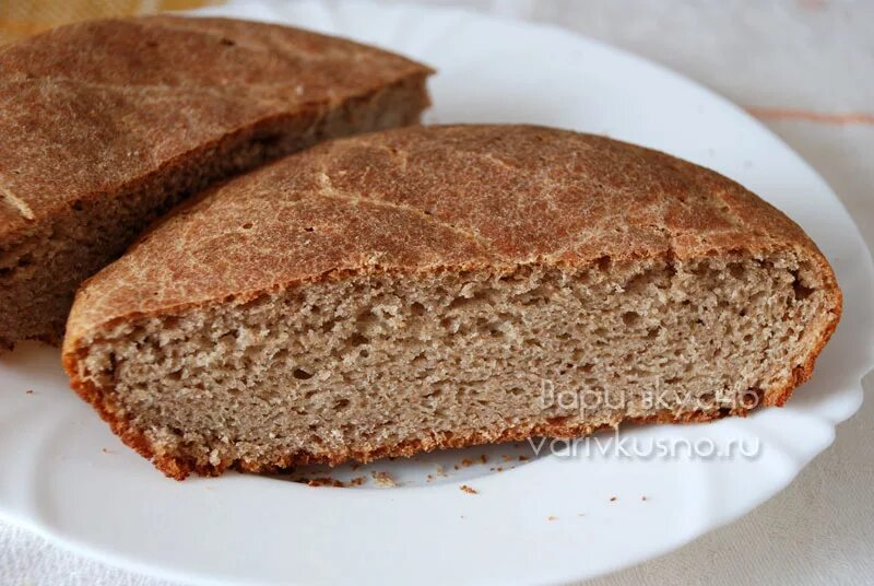 Ржаной хлеб домашний. Домашний хлеб из ржаной муки в духовке. Домашний ржаной хлеб в духовке. Сухой ржаной хлеб. Ржаной хлеб без пшеничной муки рецепт