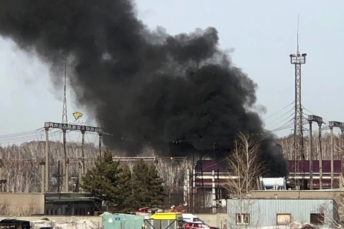 Пожар в Калининском районе Новосибирска сейчас. Пожар на электроподстанции. Пожар на трансформаторной подстанции. Сгоревшая подстанция. Горит подстанция