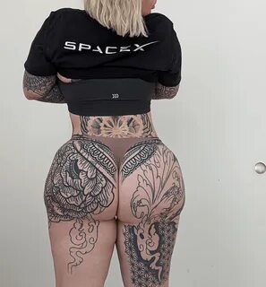 PAWG Being a little cheeky - HAPPY BOOTY