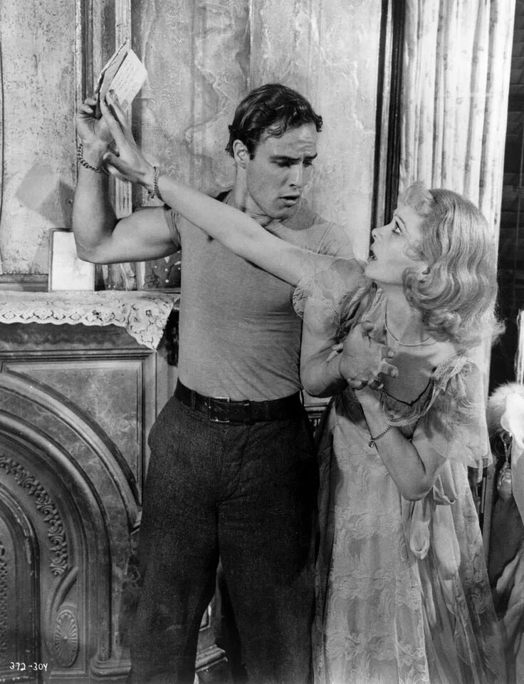 Трамвай желание марлон брандо вивьен ли. Tragedy and loss in the streetcar named desire. Бланш дюбуа в трамвае желание. Streetcar desire. А streetcar named desire.