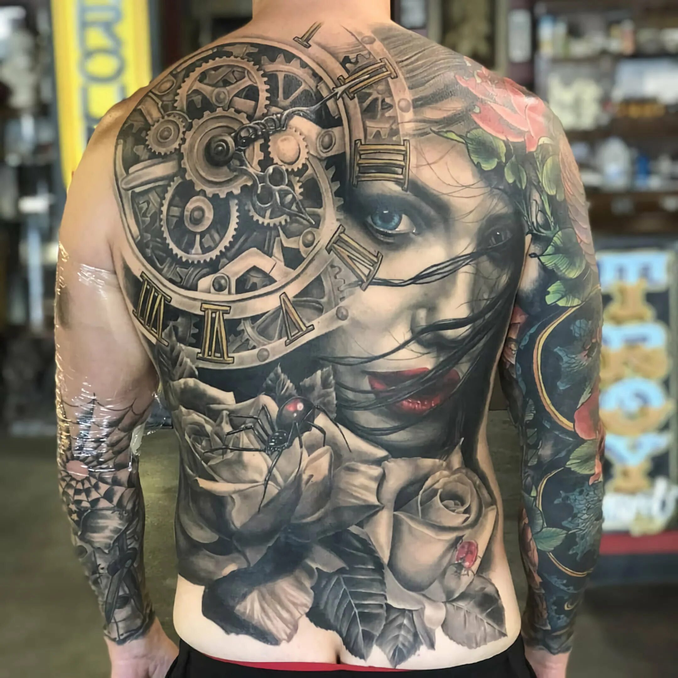 Тату реализм биомеханика. Чикано тату. Лучшие стили тату. Яркие татуировки для мужчин. Тату разные стили.