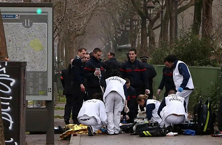 Теракт в редакции Charlie Hebdo. Charlie Hebdo теракт во Франции. Нападение на редакцию Charlie Hebdo 2015. Теракт в пятницу