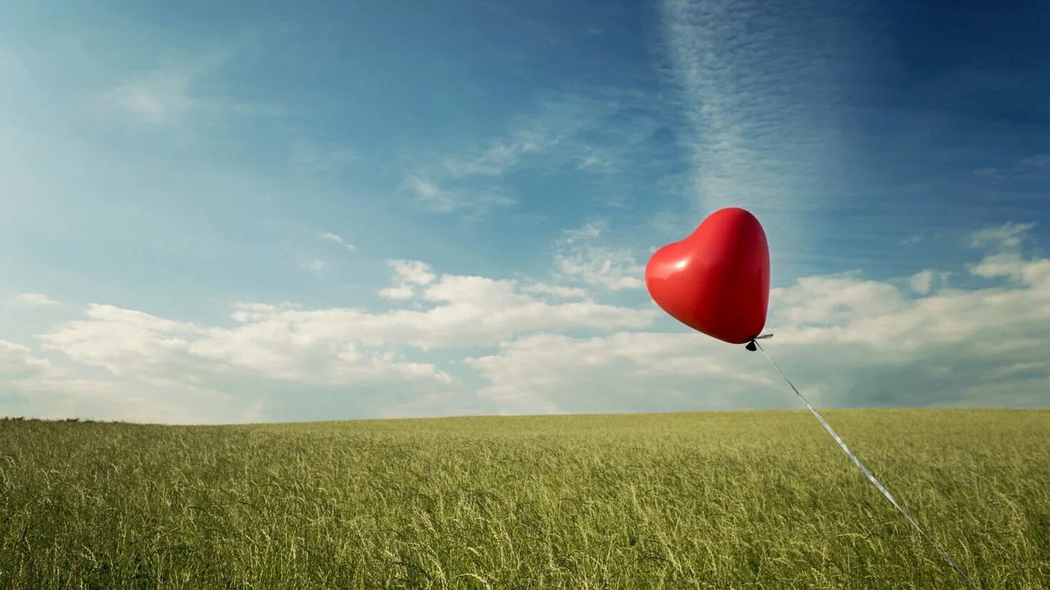 Воздушный шар в небе. Воздушный шар сердце в небе. Сердце в природе. Сердце лето. Будь легкой и воздушной