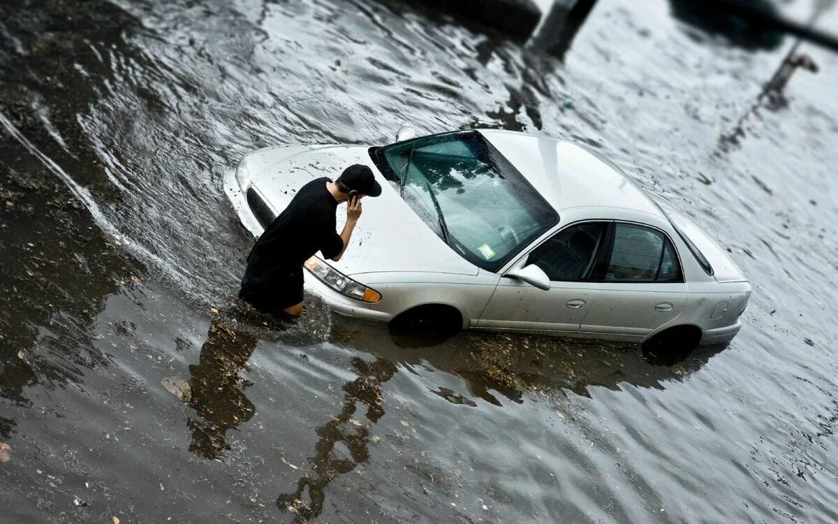 Water Flood car. Машина плывет в воде вектор. Ютьюб ливень в Алматы. Katy Floods the car.