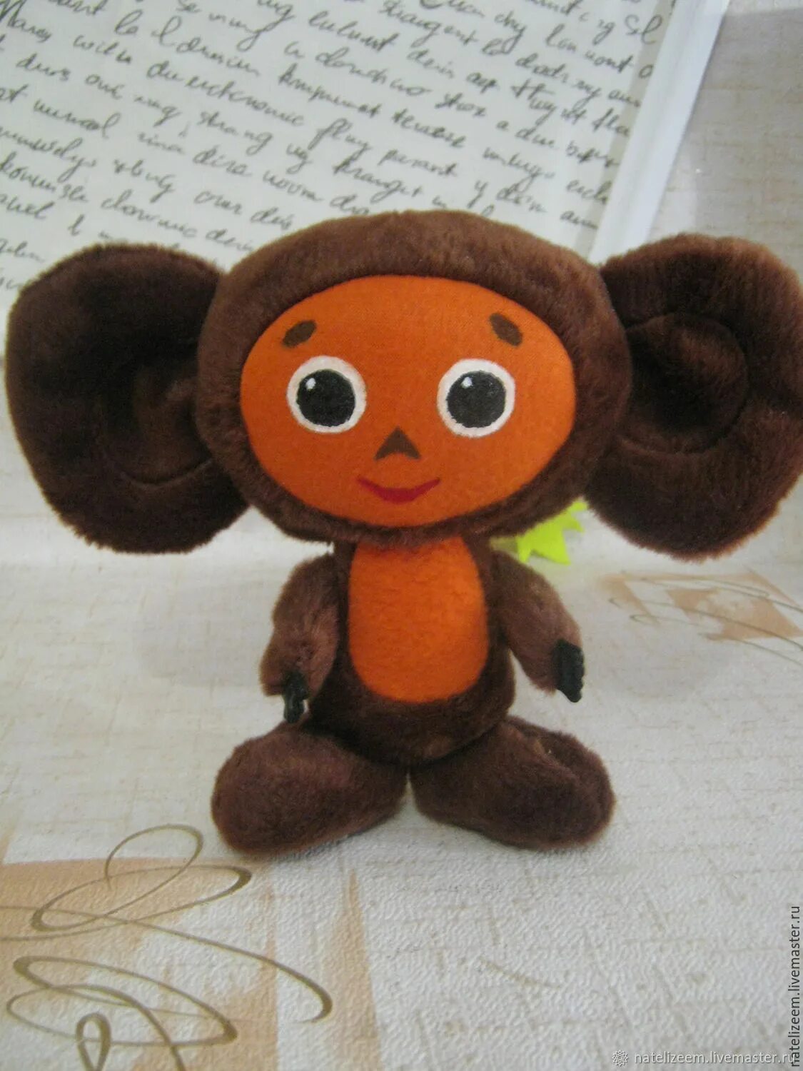 сделать чебурашку своими руками. чебурашка из подручных материалов. сделать чебурашку своими руками. сделать чебурашку своими руками. поделка чебурашка из бумаги.