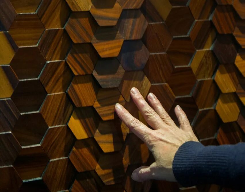 Фон curves. Мозаика гексагон деревянная. Surface design. 3d панели текстура. Деревянные стеновые панели соты.