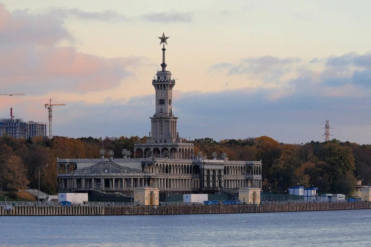 Символы москвы северный речной вокзал