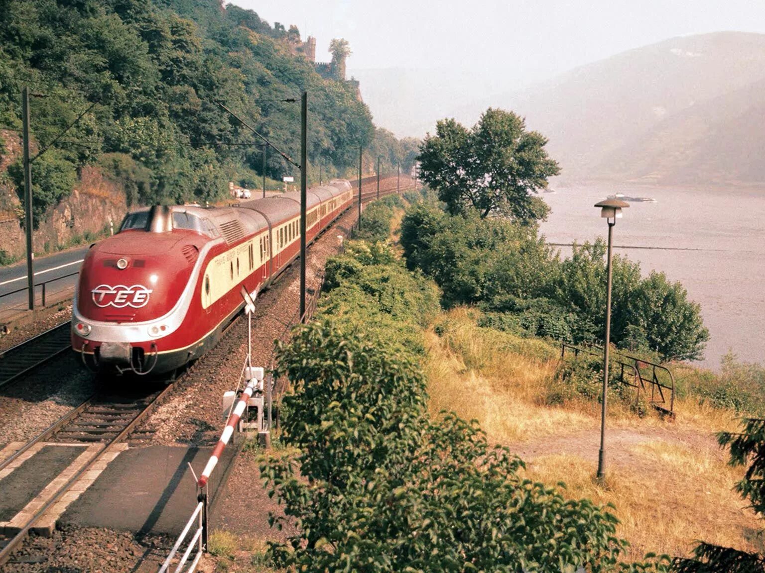 Железнодорожный транспорт. Швейцарская железные дороги sbb. Поезда иностранцы. Shinkansen jr500. Высокоскоростные поезда intercity-express (ice).