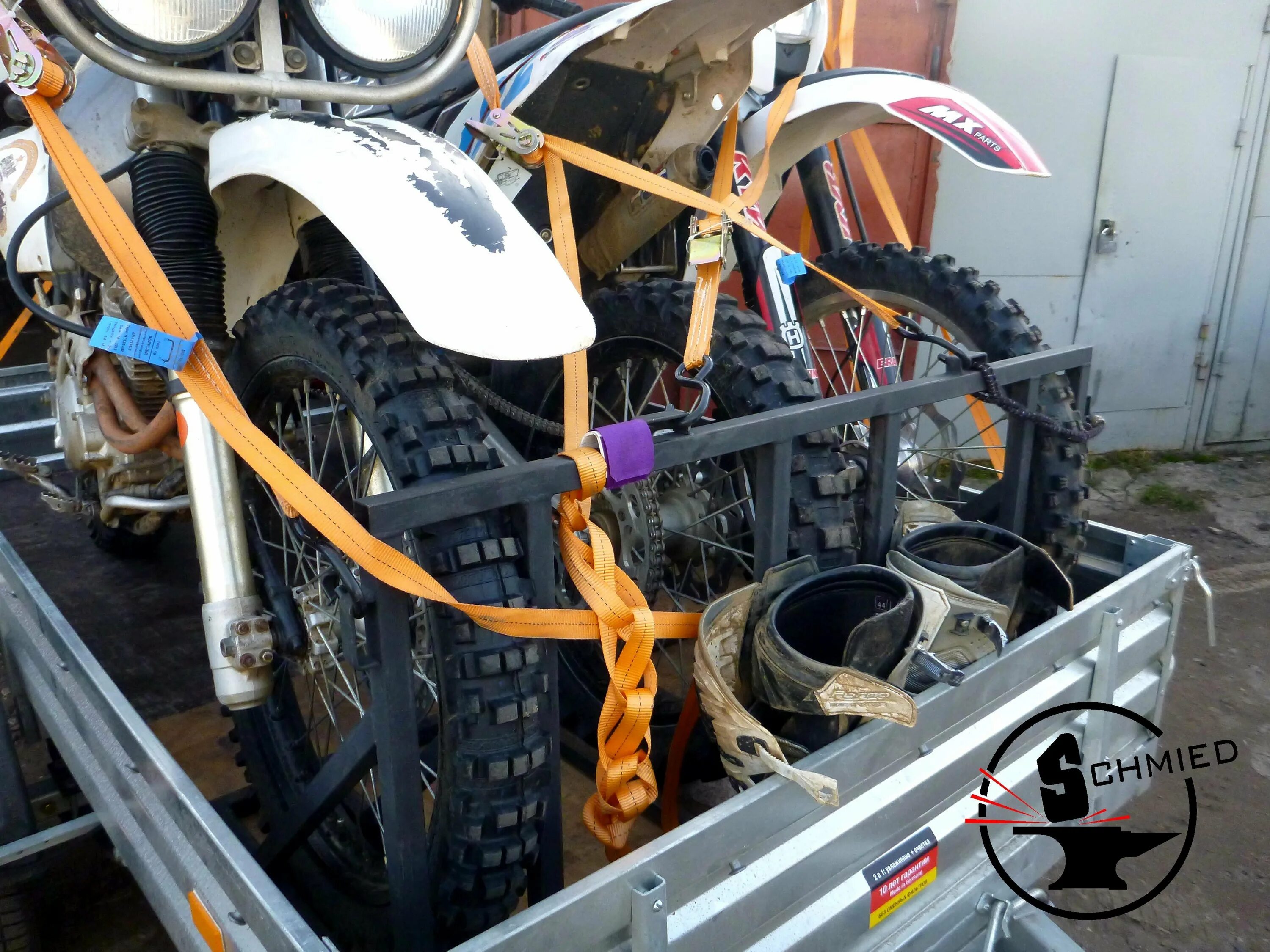 Mercedes e63 универсал. Мб быстрый. Мб быстрый. Перевозка питбайка в прицепе. Крепление для эндуро l200.