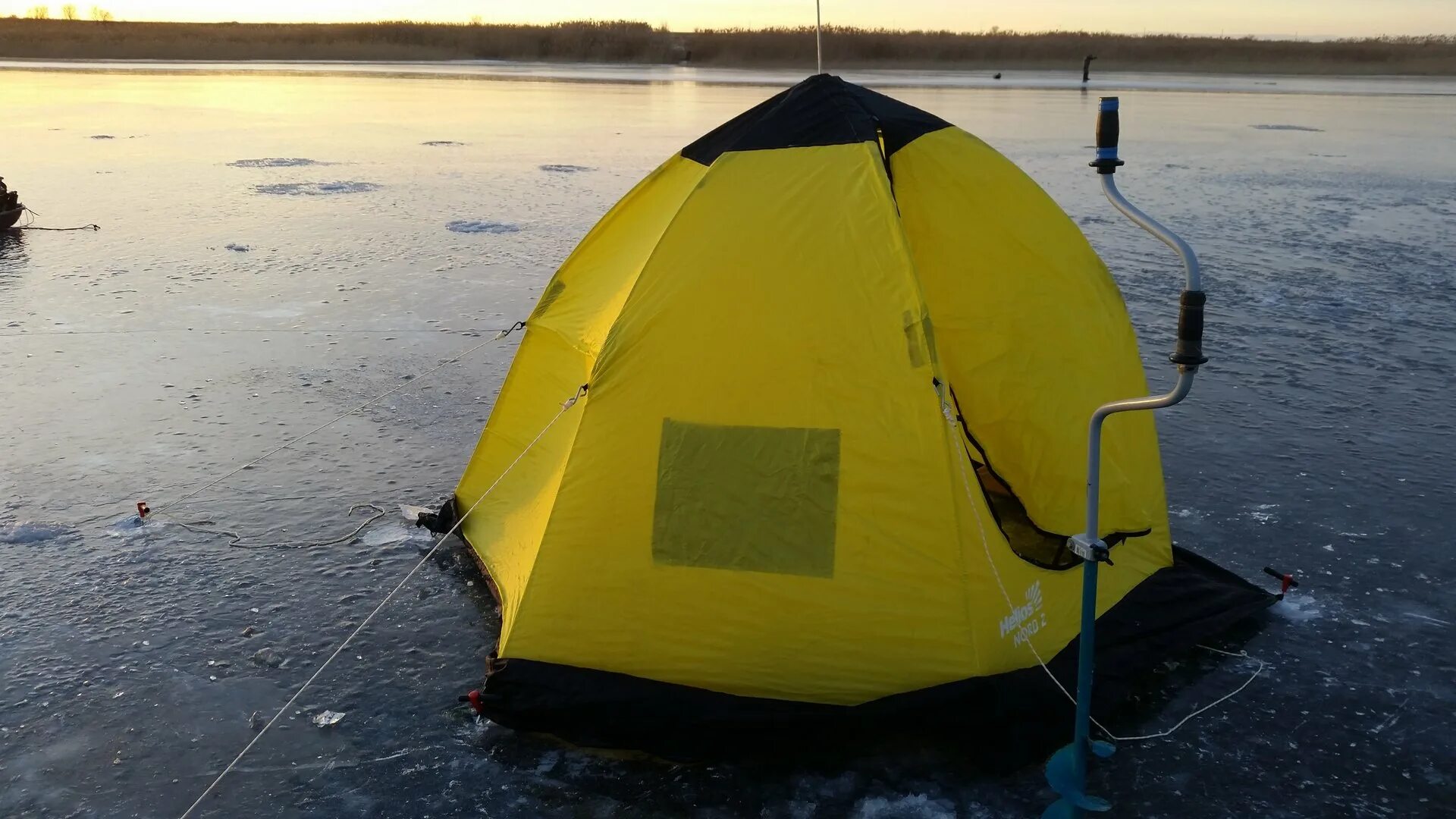Палатка хелиос норд 2. Отбойник для зимней рыбалки. Набор для рыбалки зимний. Сани-волокуши рыбацкие salmo. 5.