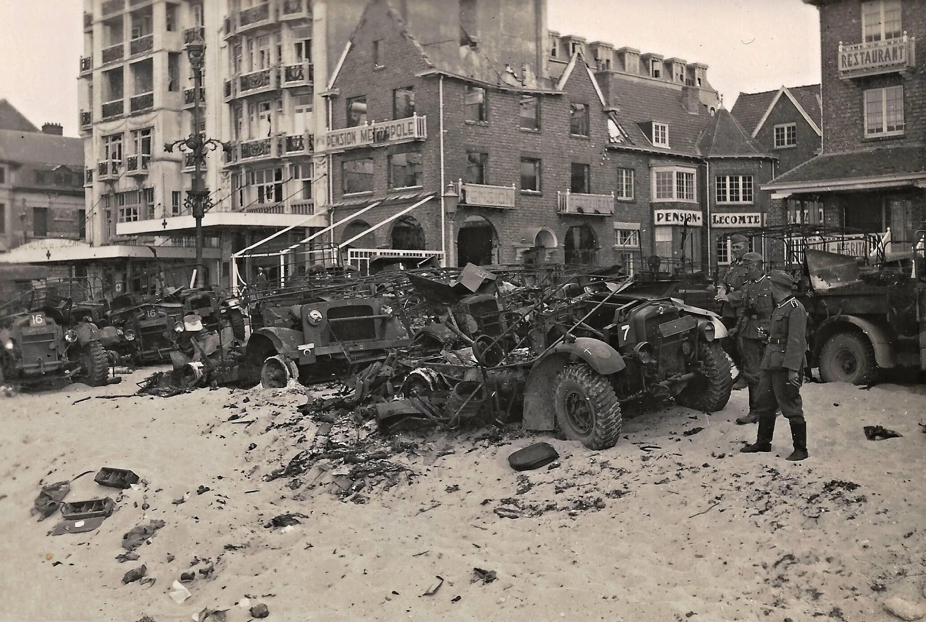 Дюнкерк город. Dunkerque Франция 1940 год эвакуация. Дюнкерк 1940. Дюнкеркская операция 1940. Дюнкерк 1940 вторая мировая.