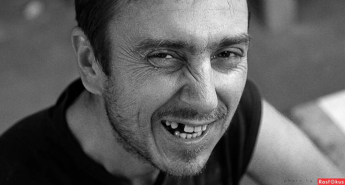 Настоящая улыбка. Красивая улыбка. Example smile. Simile examples. Смайлики для проекта.