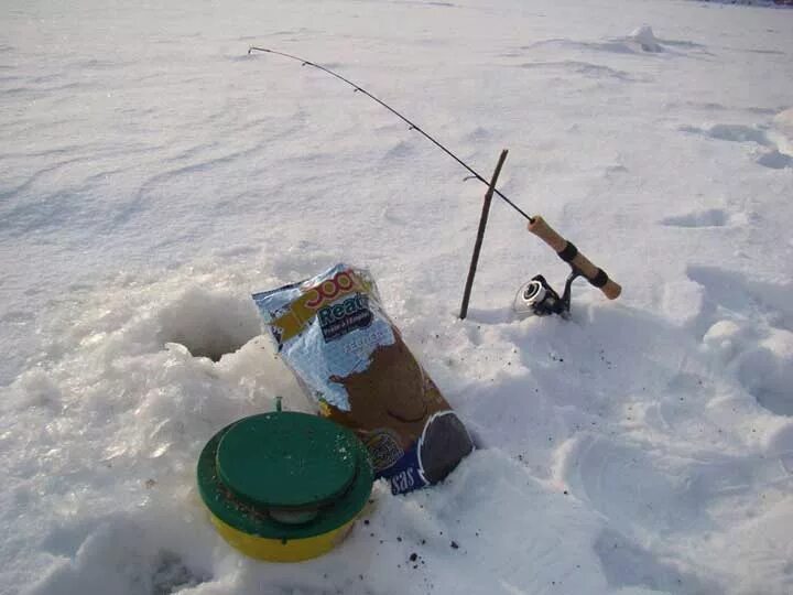 Зимний подледный фидер щербакова. Монтаж зимнего фидера со льда. Ловля на фидер зимой. Оснастка зимнего фидера. Монтаж зимнего фидера со льда.