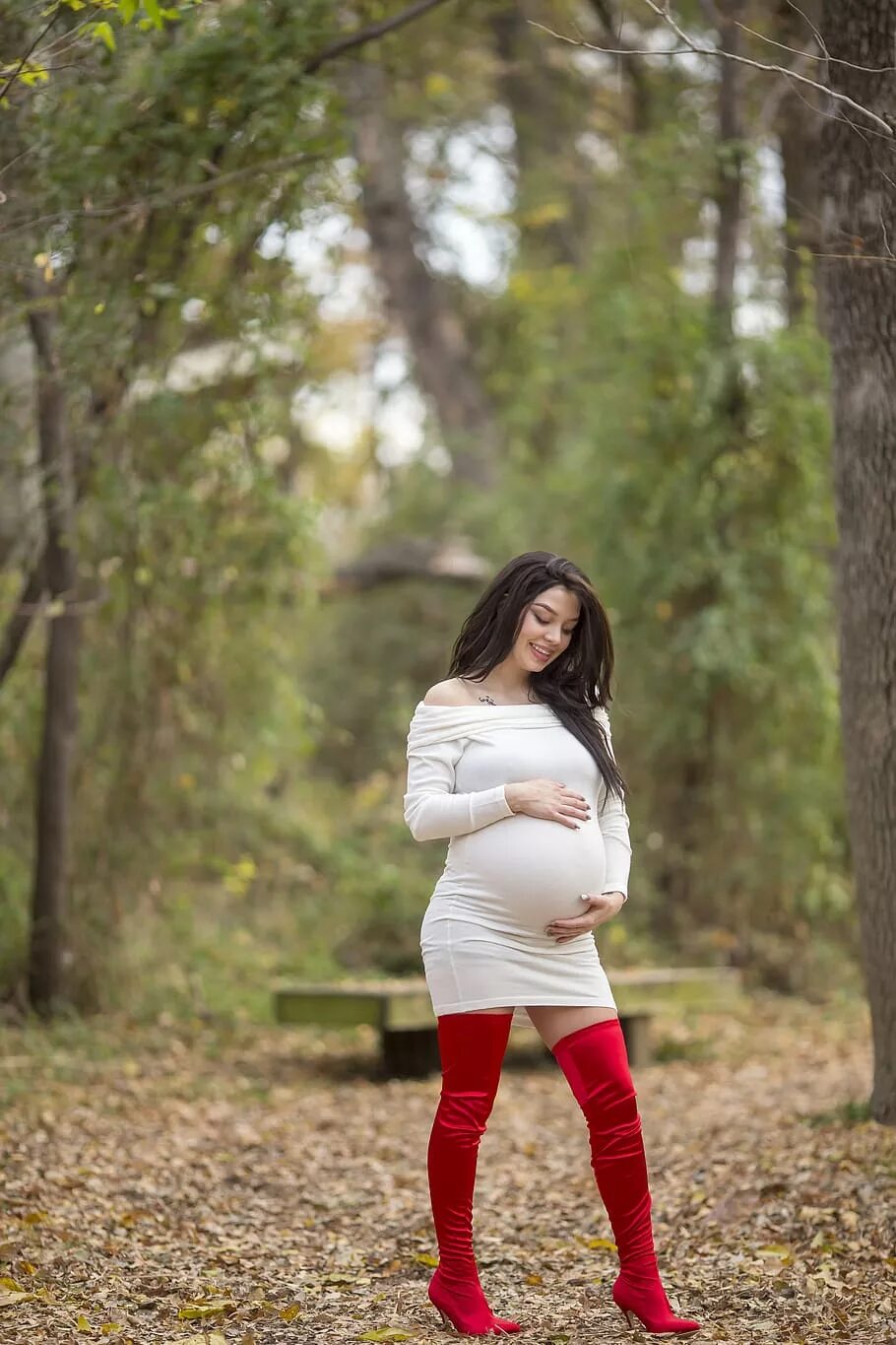 Pregnant brunette. Pregnant brunette. Красивая беременна яженшина. Беременская девушка. Pregnant brunette.