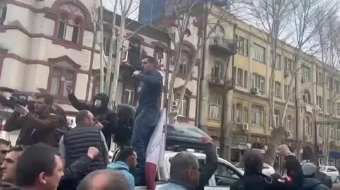 В грузии вышли
