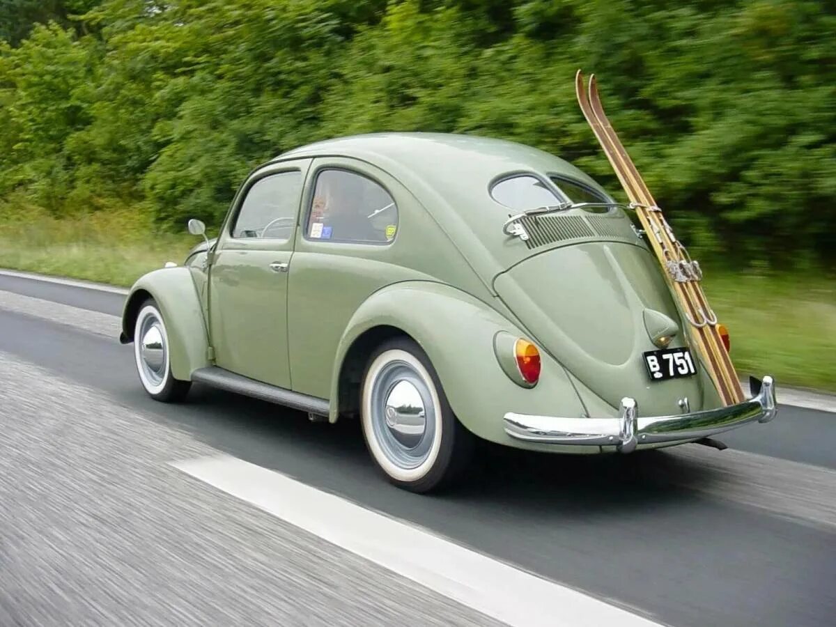 Старая машина фольксваген. Volkswagen beetle красный. Старая машина фольксваген. Volkswagen жук 1 поколение. Фольксваген жук 63.