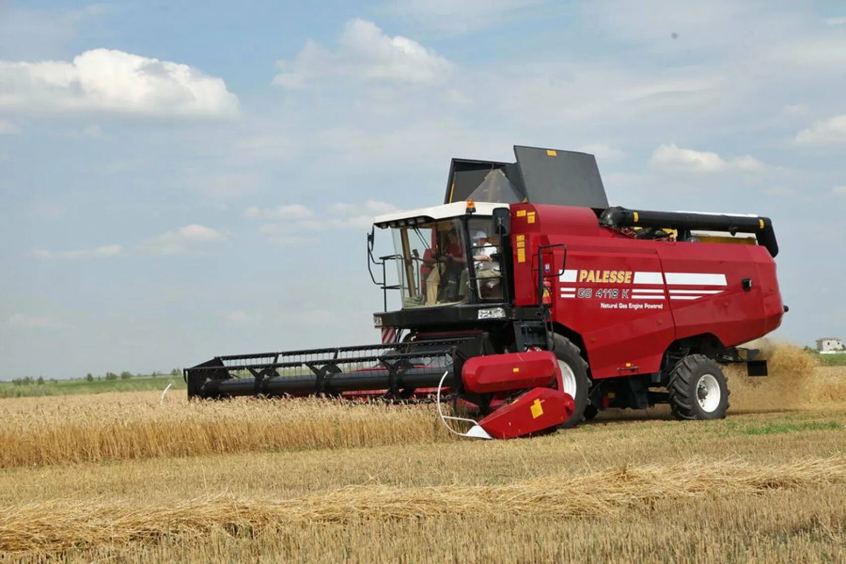 Комбайн палессе gs10. Па лесе па. Полесье кзс 1218. Палессе gs12 a1. Комбайн зерноуборочный палессе gs-12.