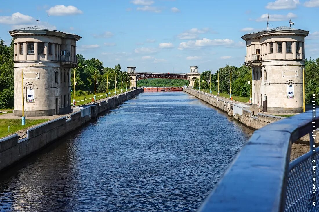 Начало канала им москвы. Канал имени Москвы. Шлюзы канала имени Москвы. Дубна канал шлюз 2 им Москвы. Шлюз канала имени Москвы Дубна.