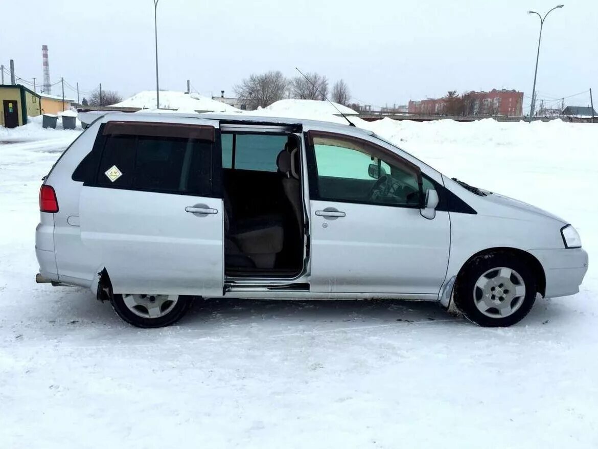 Ниссан либерти 1999. Автосалон троя в абакане. Крылова 41 абакан. Дром абакан авто с пробегом. Автосалону 25 лет.