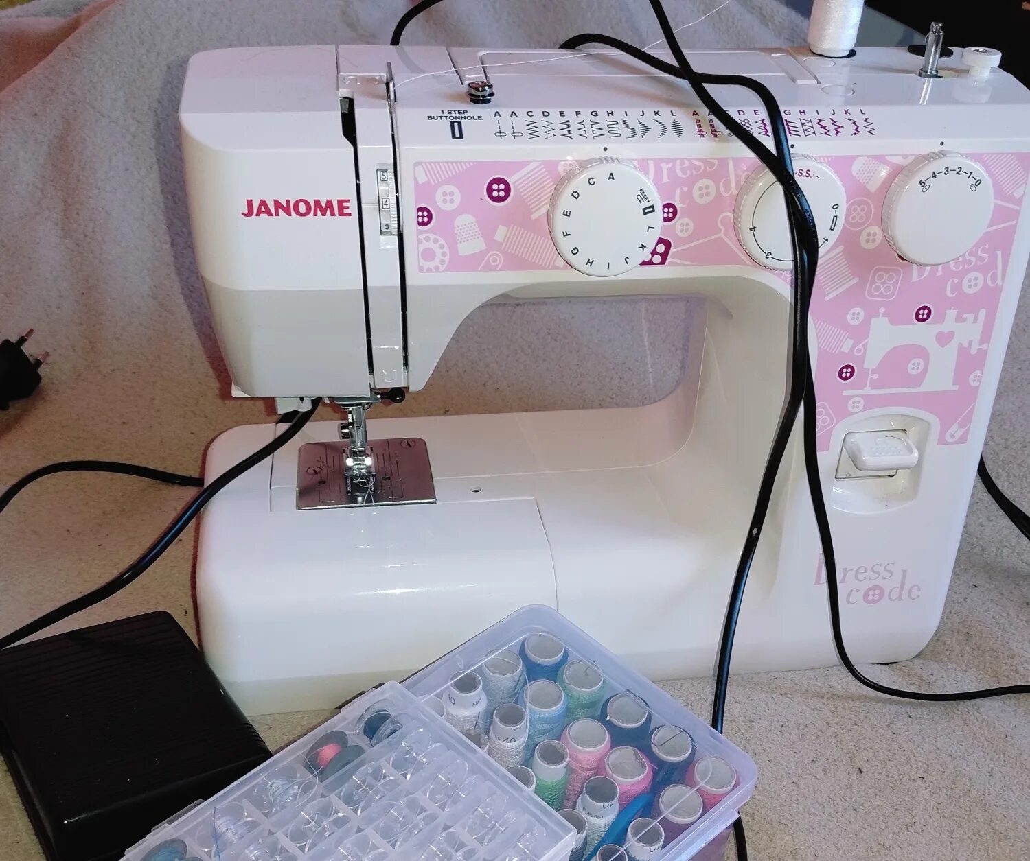 Швейная машина janome dress code. Швейная машина elna pe1022. Janome dresscode швейная. Швейная машина janome dresscode. Janome excellent stitch 100.