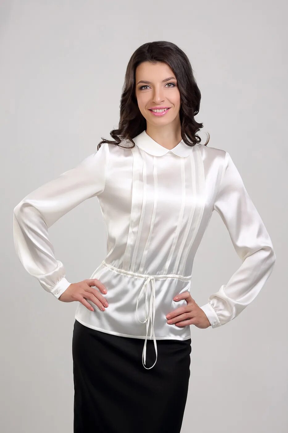 Нарядные блузки для женщин. Белая блузка. Белая нарядная блузка для женщин. Женщина в блузке. Блузка на выпуск