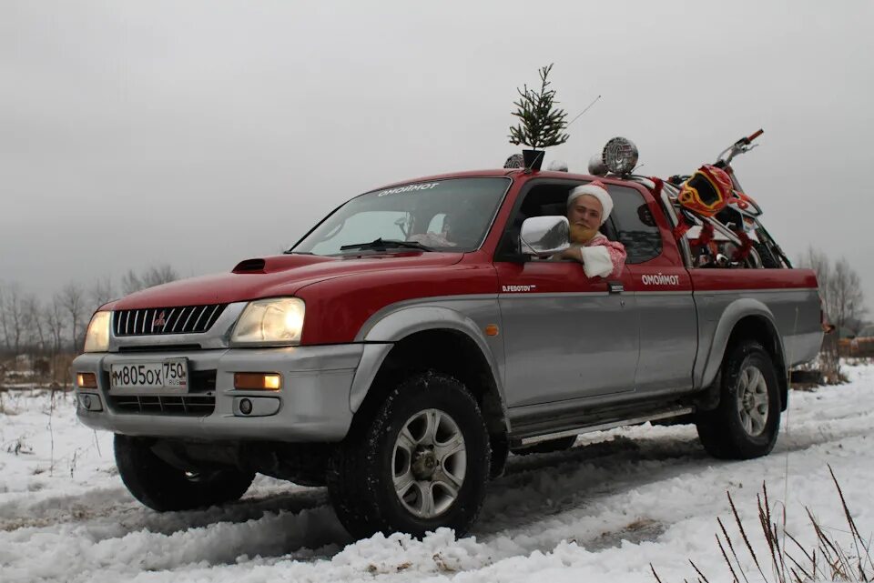 200 3.3. Митсубиси л200 3 поколение. Митсубиси л200 красный. Mitsubishi l200 3g. Mitsubishi l200 3 поколение.