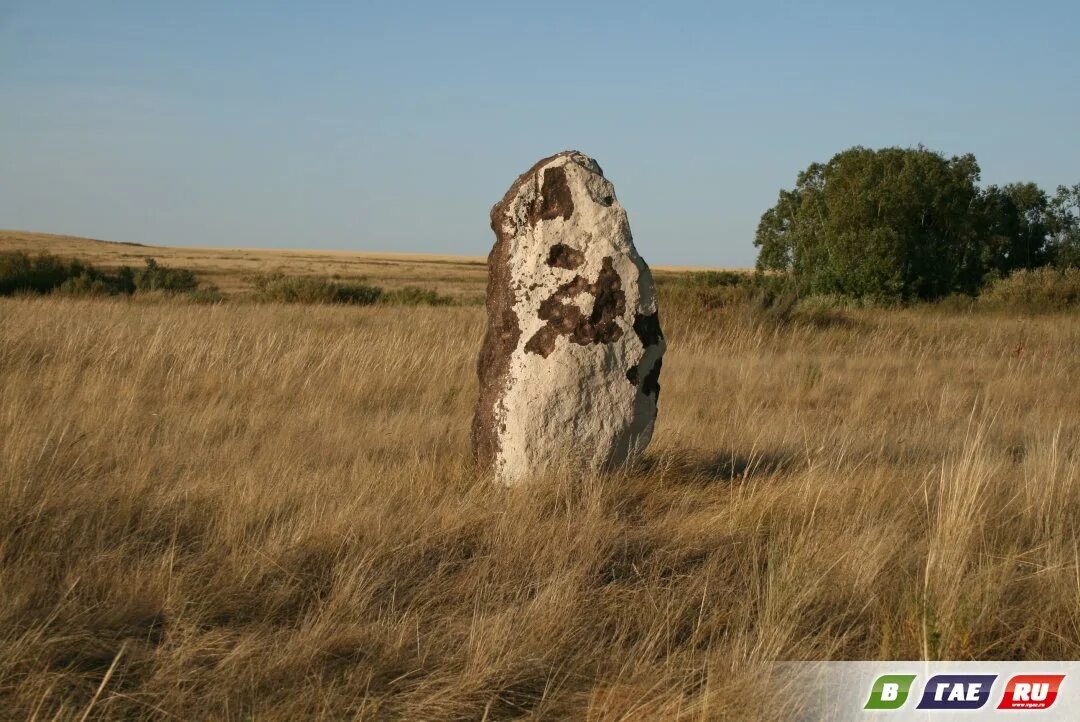 Земля каменский. Менгиры Хакасии. Менгир Солнцев пос Шира. Мингеры Уйского района. Менгиры на Кубани.