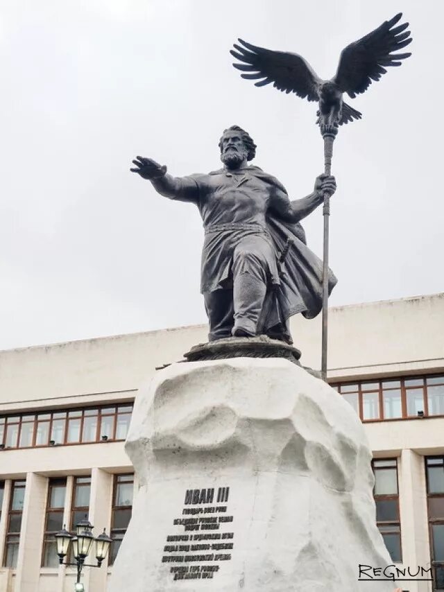 Какие памятники были созданы xi