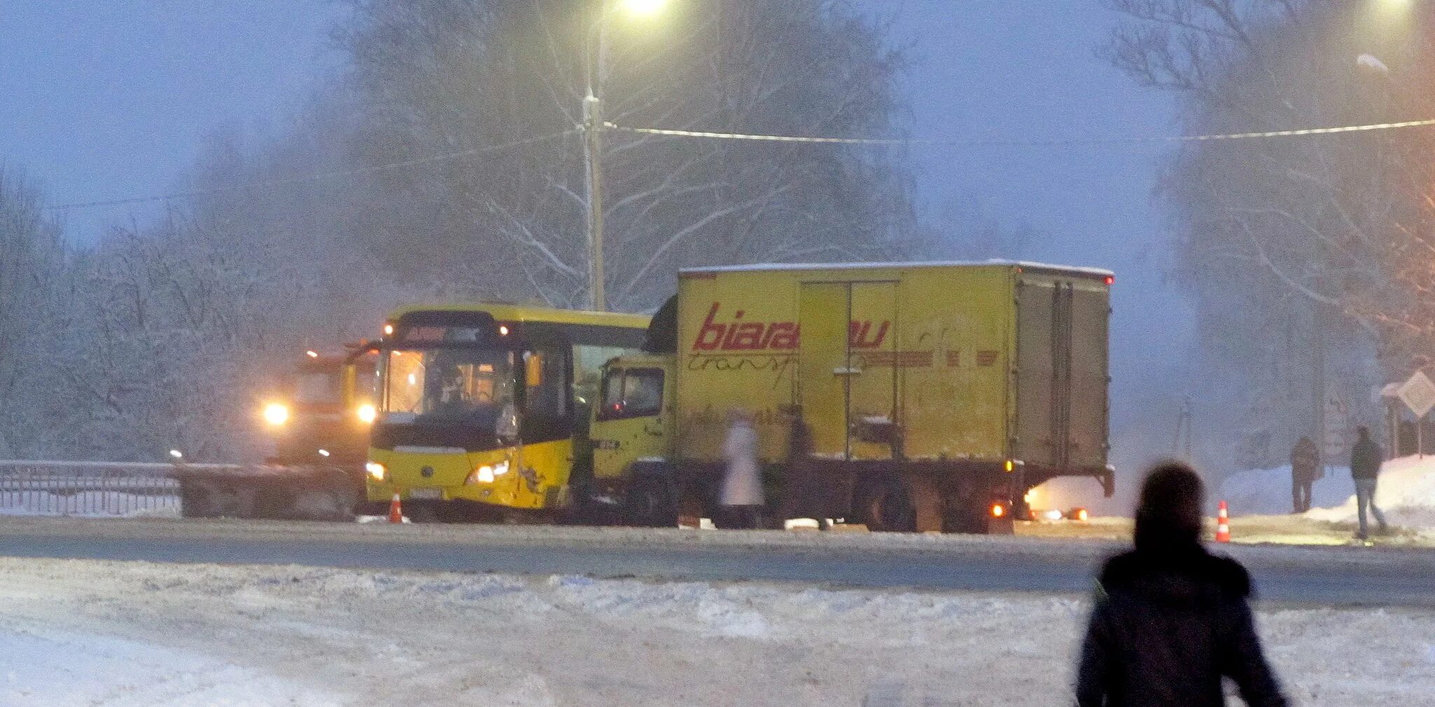 Автобус ярцево сафоново. Трасса м1 смоленск ярцево. аварии на м1 участок ярцево- смоленск. ярцево смоленской области кафе на трассе м1. дтп духовщинский район сегодня.