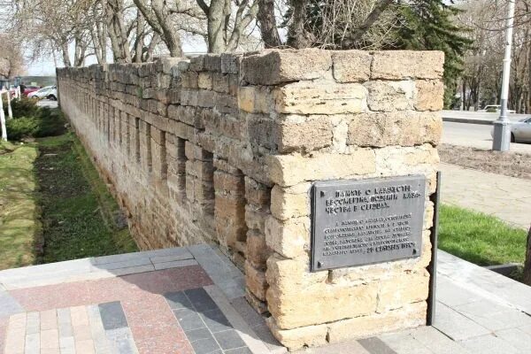 Что известно о рухнувшей подпорной стене Крепостной горы в Ставрополе - Stavropo