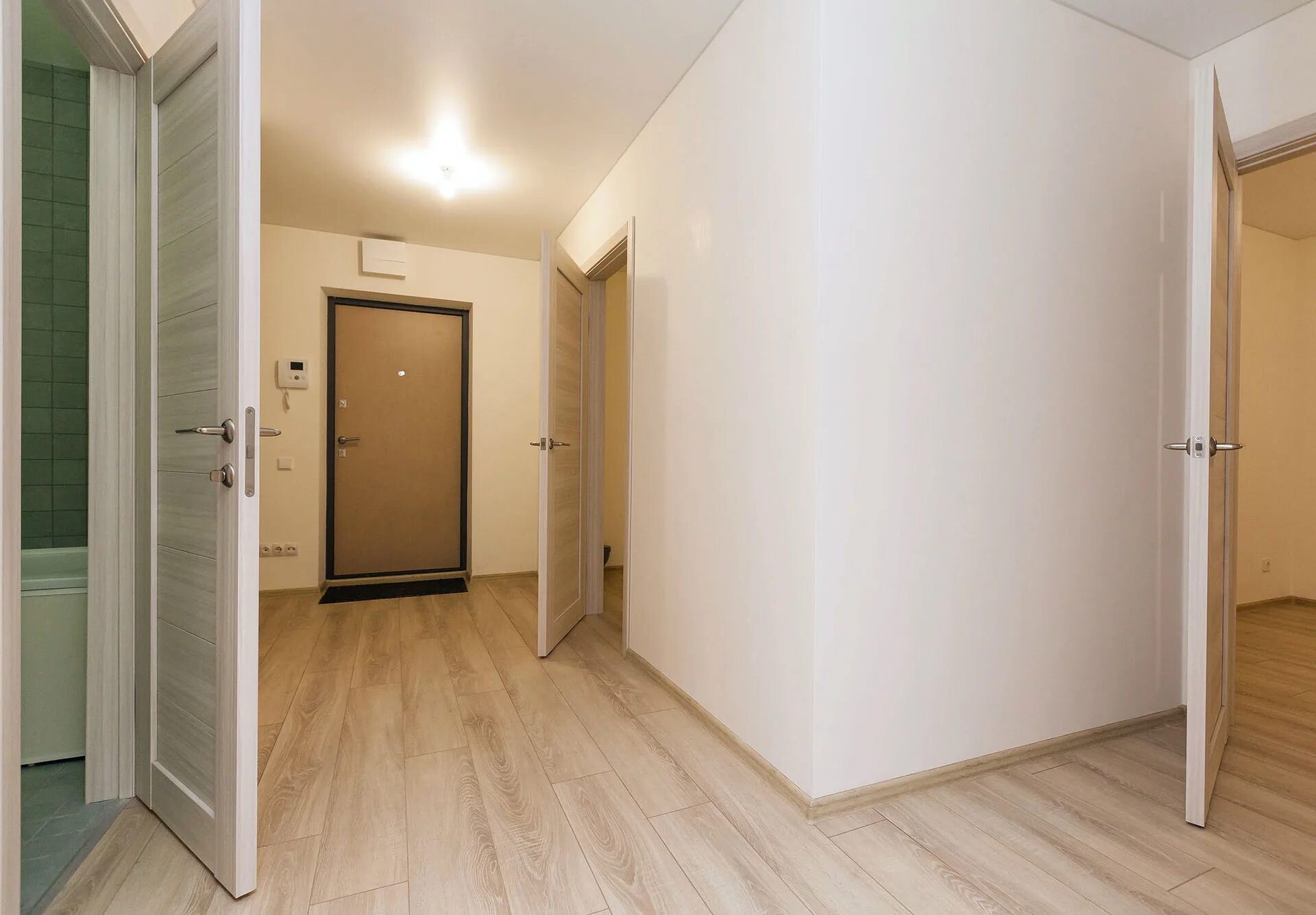 Улучшенная черновая отделка квартиры. Апрель жк тюмень студия. Студия новостройка с ремонтом от застройщика. Отделка от застройщика петербург. Чистовая отделка квартиры.