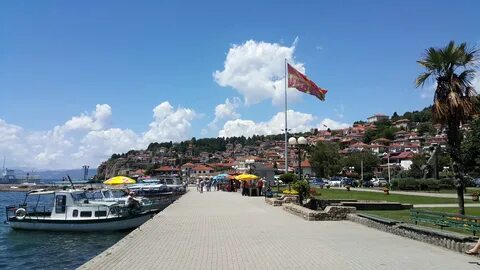 ОХРИД Охрид е град в югозападната част на Република Македония, център на Об...